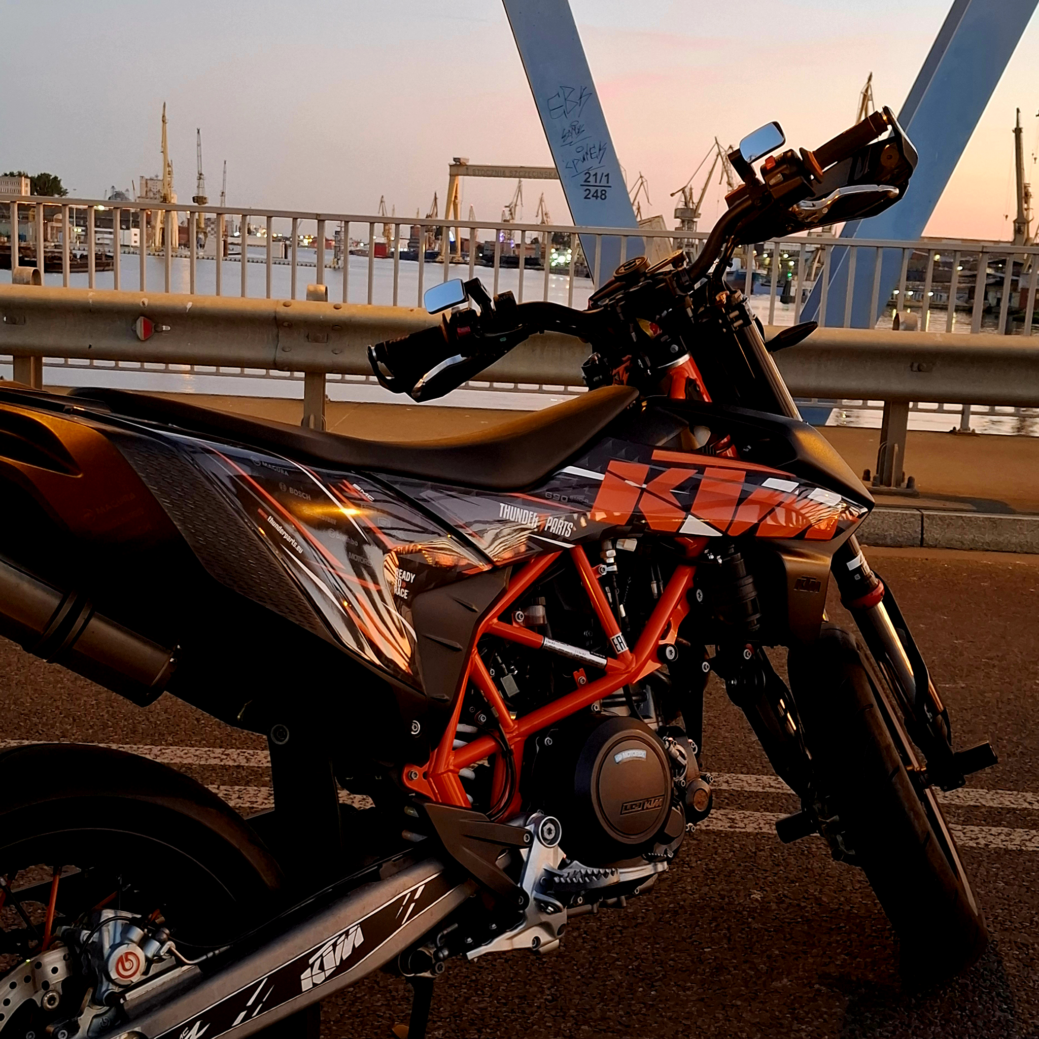 TP Supermoto Mirrors - customowe akcesoryjne lusterka M10x1.25